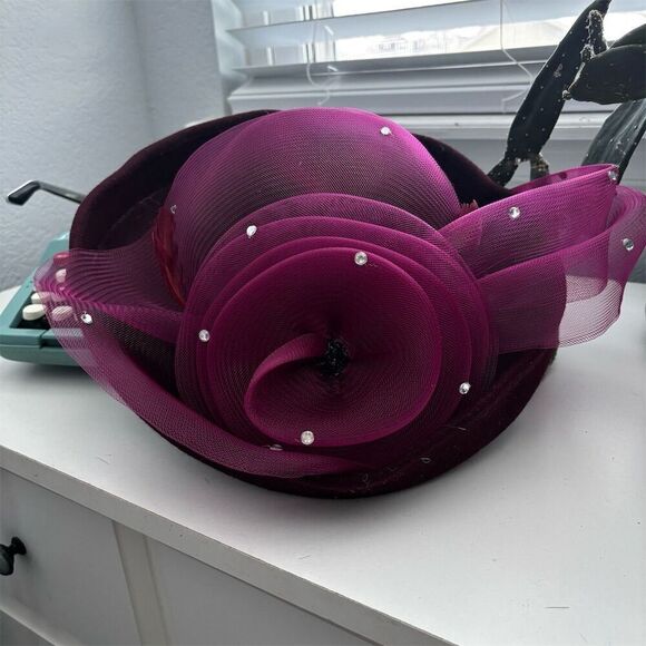 Women's Red Floral Fascinator Hat with Sequins for Wedding - Picture 2 of 6